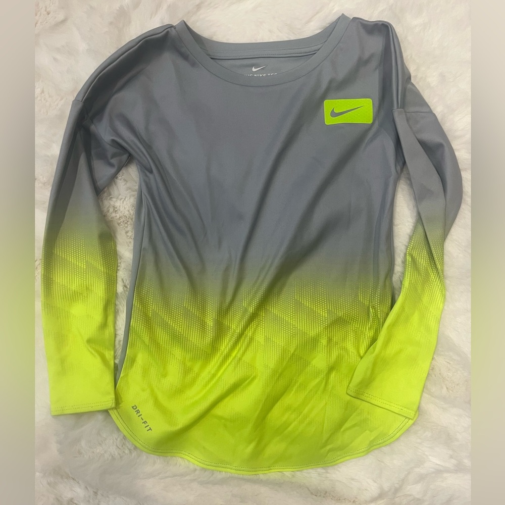 Kids NIKE dri-fit sweater